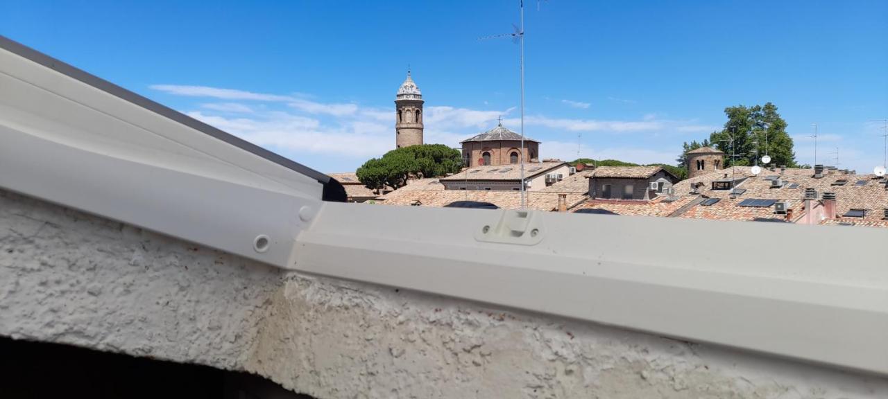 Corte Cavour. Una Mansarda Nel Cuore Della Citta Rávena Exterior foto