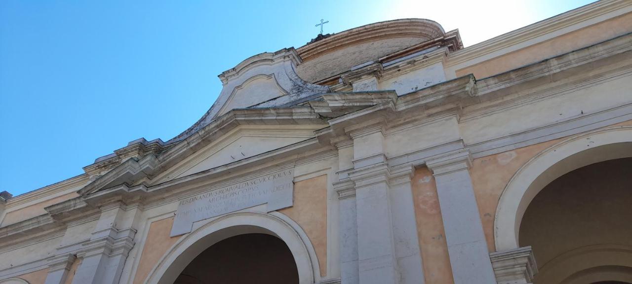 Corte Cavour. Una Mansarda Nel Cuore Della Citta Rávena Exterior foto