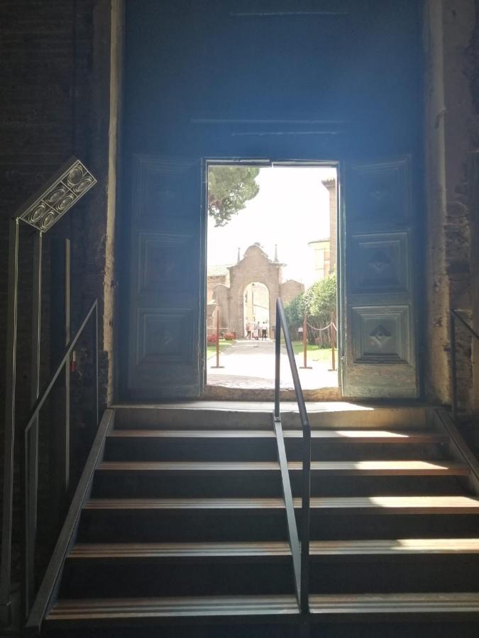 Corte Cavour. Una Mansarda Nel Cuore Della Citta Rávena Exterior foto